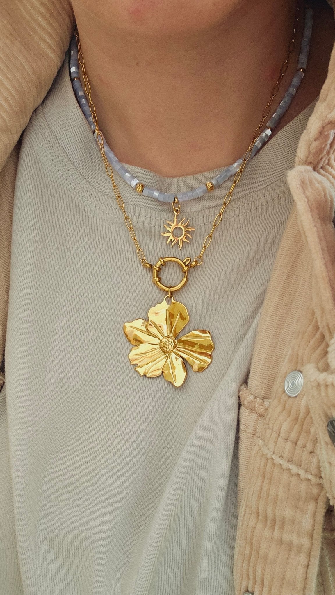 GOLD LARGE PANSY adjustable necklaceNecklace