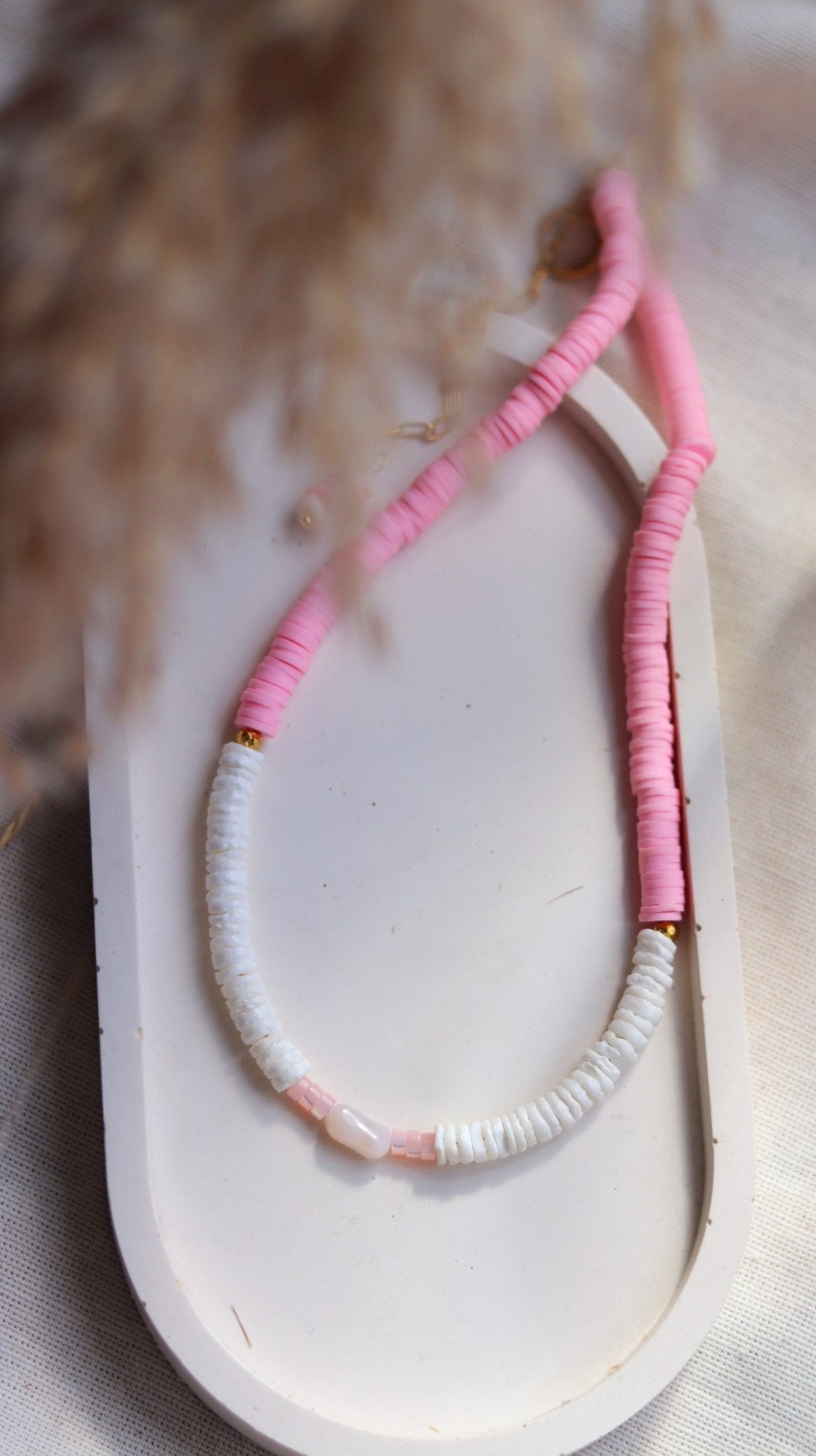 PINK SHELL adjustable choker / necklaceNecklace