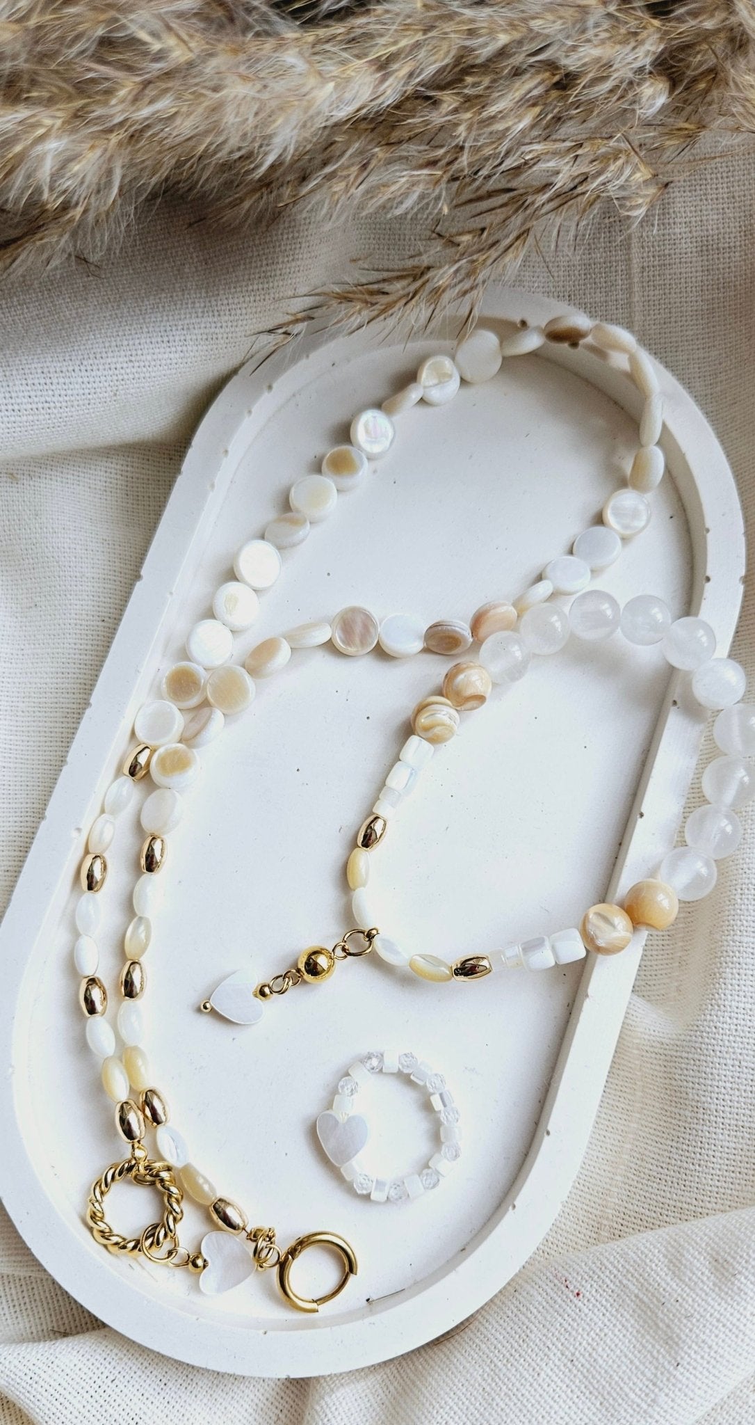 WHITE HEART shell beads summer necklaceNecklace