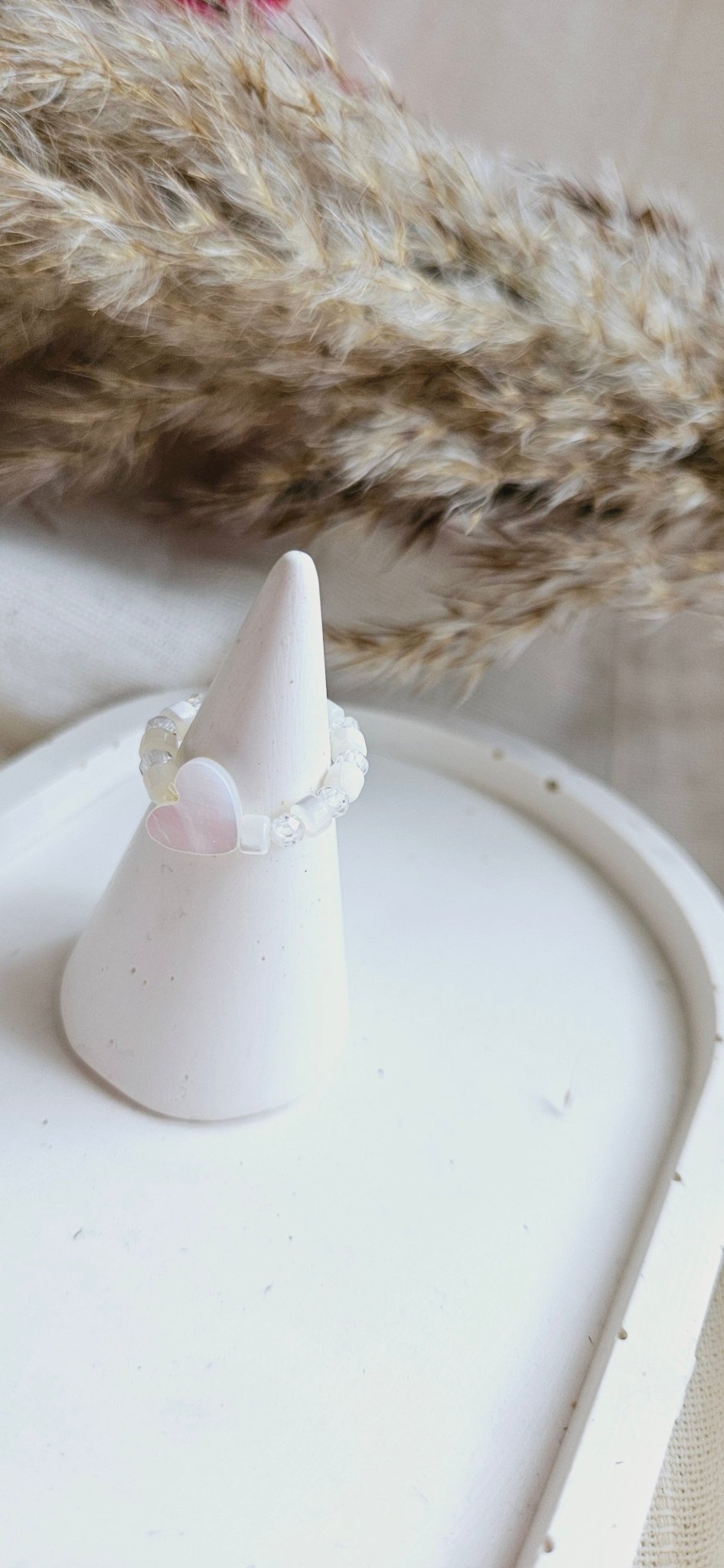 WHITE HEART shell ringRings