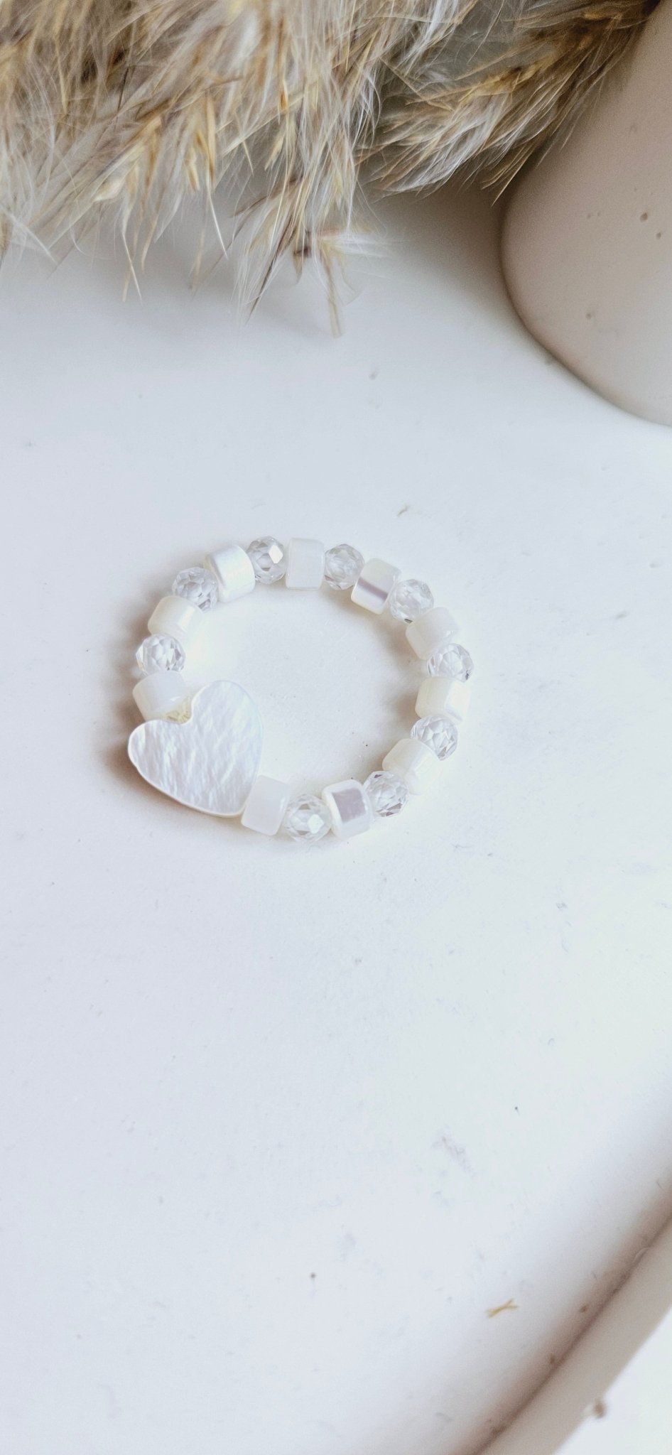 WHITE HEART shell ringRings