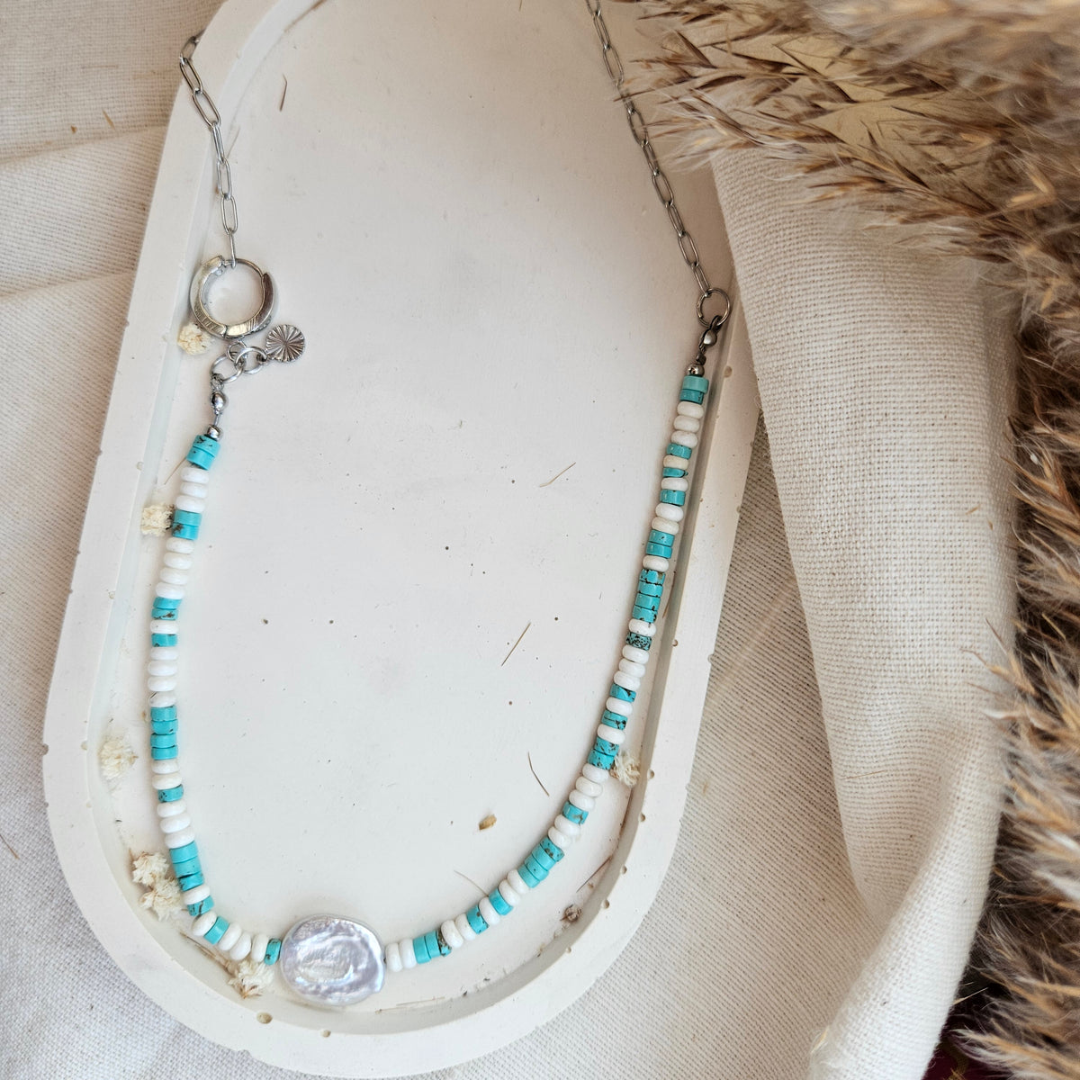 CIELO turquoise stone beads with white howlite and silver stainless steel details choker 