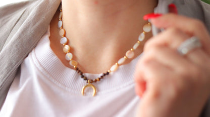 GOLDEN MOON shell chokerNecklace