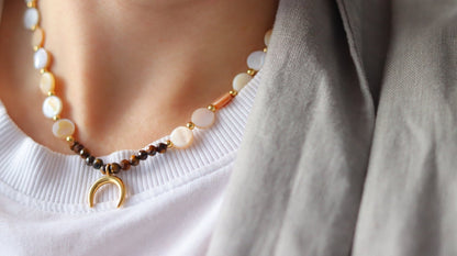 GOLDEN MOON shell chokerNecklace