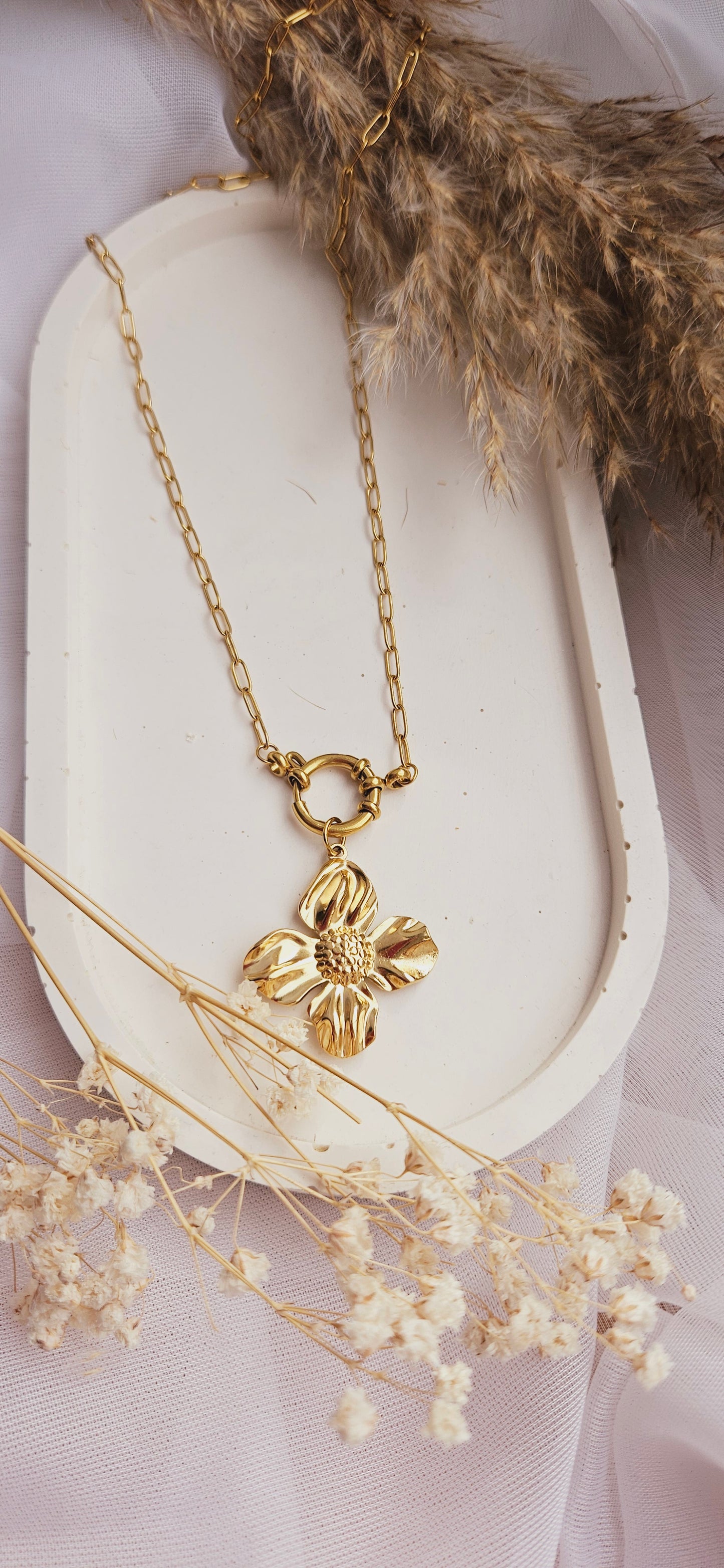 GOLD PANSY adjustable necklace