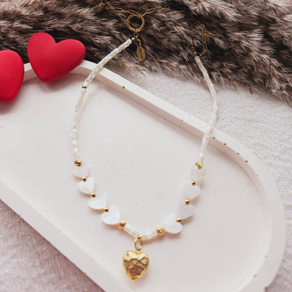 WHITE HEART SHELL adjustable choker / necklaceNecklace