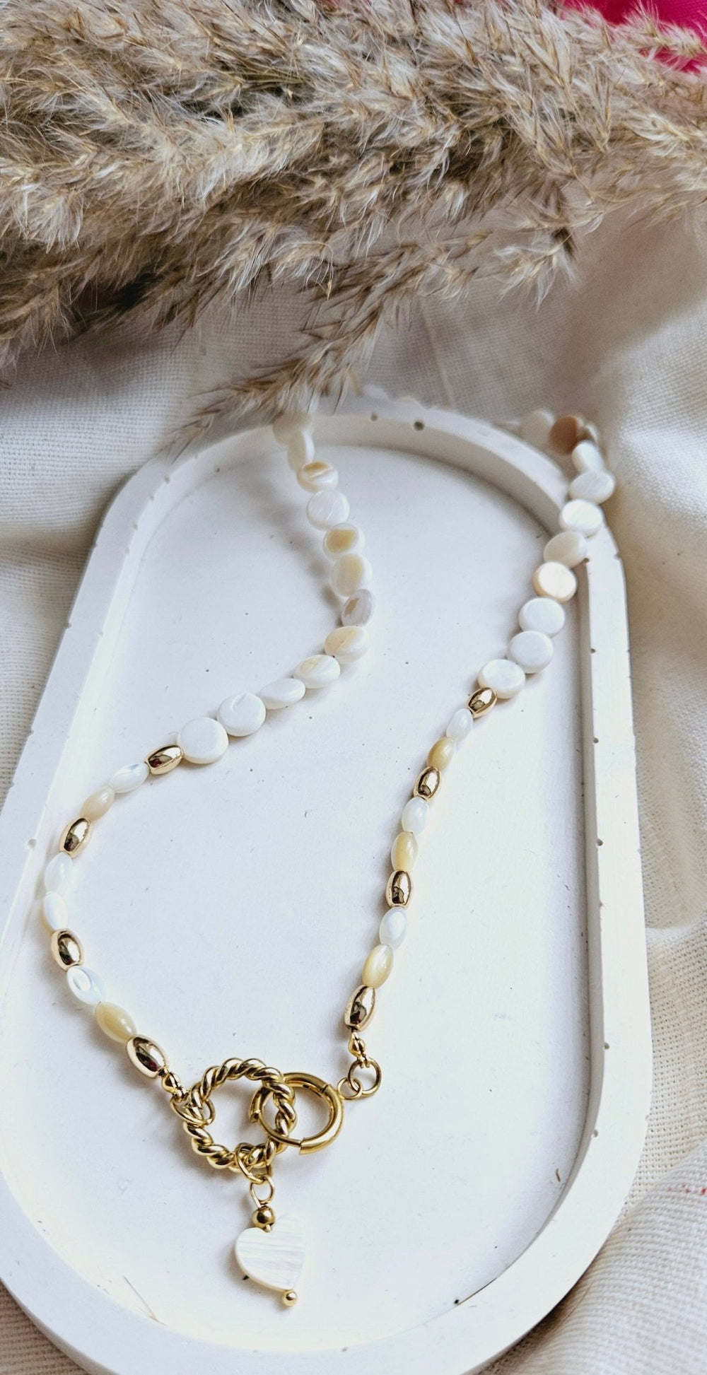 WHITE HEART shell beads summer necklace
