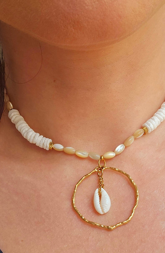 WHITE SEA SHELL summer adjustable necklace / chokerNecklace